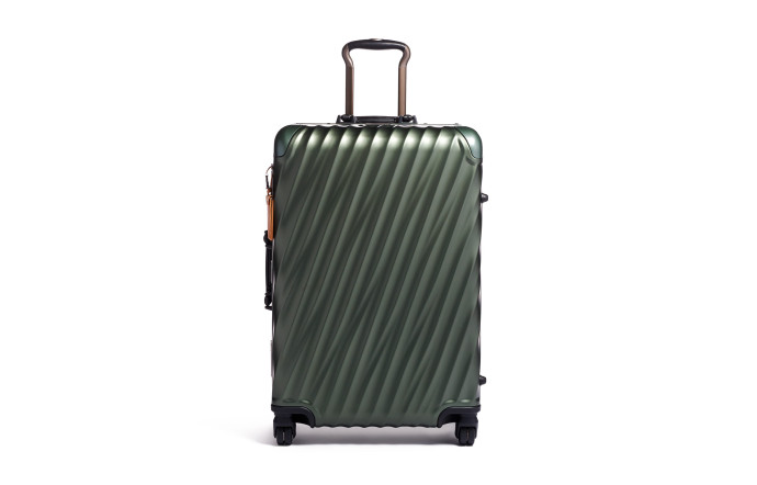 Tumi, à partir de 945 €.