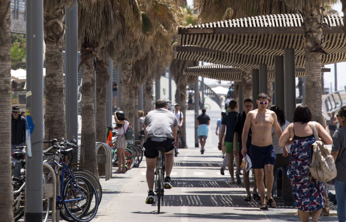 L’activité en bord de mer est riche. Ici, tout le monde va à la plage.