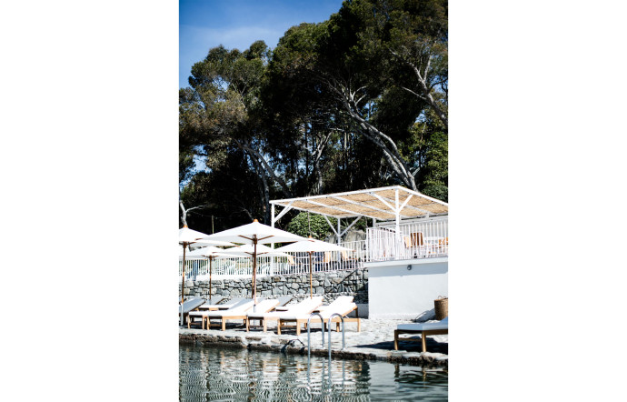 90, boulevard de la 36e-Division-du‑Texas. Tél. +33 (0)4 89 81 40 60. www.hotellesrochesrouges.com 