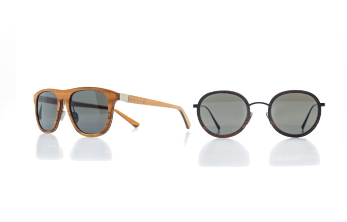 Mika, en Pommier Rouge du chili, 265 € / Andréa, Ébène de Macassar et branches en métal, 275 €.