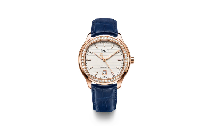 Montre Piaget Polo 42 mm. Boîtier en or rose 18k serti de 56 diamants taille brillant (env. 1,53 ct). Cadran avec index luminescents. Montre livrée avec un second bracelet. Fond saphir. 39 950 €.