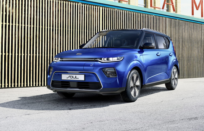 Voitures électriques, du concept à la réalité – Kia e-Soul, 136 ou 204 ch, 39,2 ou 64 kWh, 276 ou 452 km, à partir de 37 300 €.