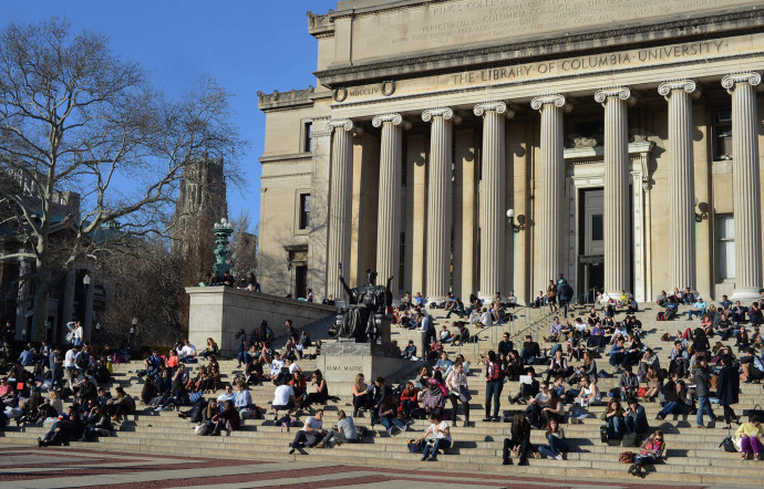 Bâtisse impressionnante, la Low Memorial Library sert de point de repère à tout le campus.