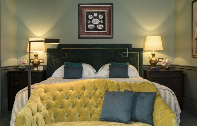 Le principe : cinq grandes suites, de 126 m² à 291 m², dans un cadre plus intime qu’un hôtel classique. Mais avec le service offert par les deux hôtels du groupe présents à Rome.