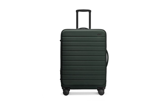Envies d’ailleurs – Away, The Expandable Medium, 345 €.