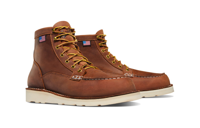 Rhabillés pour l’hiver, mode et accessoires – Danner, 183 €.