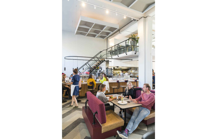 City-guide : nos bars préférés à Rotterdam – Het Industriegebouw, Goudsesingel 64. Tél. +31 (0)10 307 4809. www.byjarmusch.nl