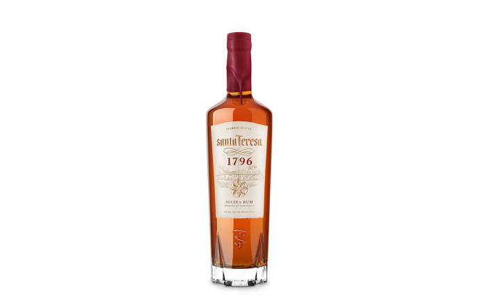 Les spiritueux de Noël – Santa Teresa, 66 €.