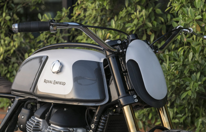 moto-custom-zeus-royal-enfield-insert-03