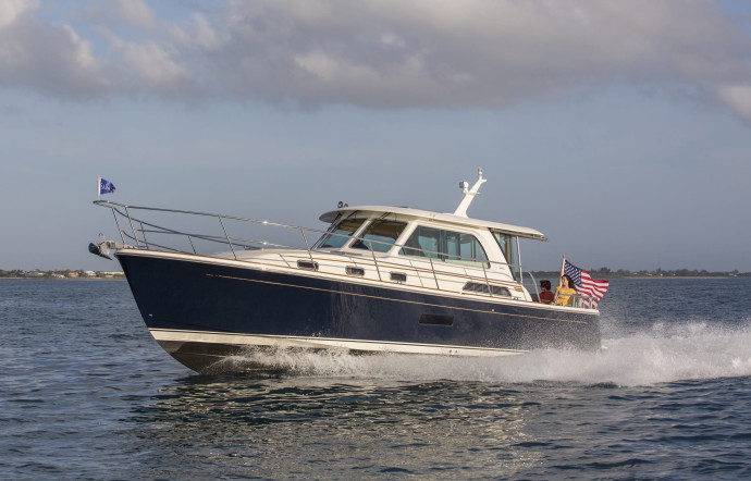 3 lobsters américains performants alliant confort et style – Sabre 38 Salon Express.