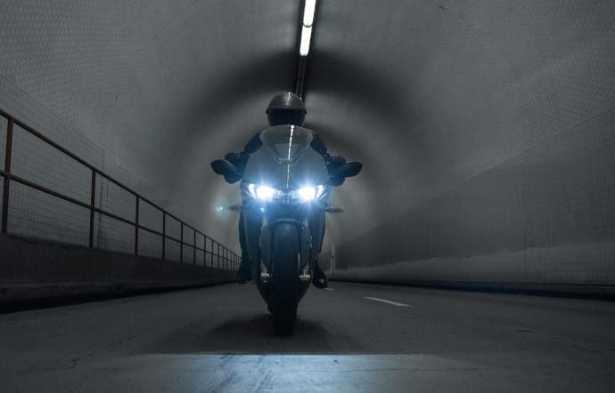 zero-motorcycles-sr-s-moto-electrique-sportive-insert-03