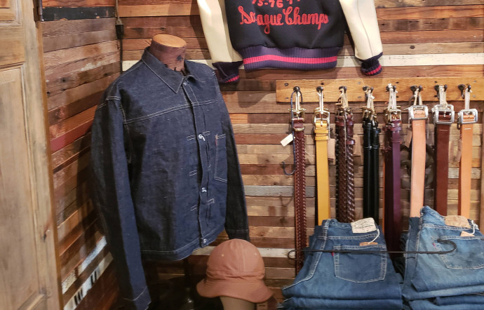 Warehouse & Co,  Shibuya City, Ebisunishi, 1 Chome−29−8.