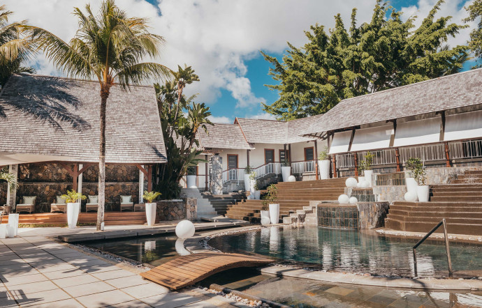 Royal Road. Tél. +230 209 8300. www.beachcomber-hotels.com www.lhw.com –  7 hôtels à Maurice