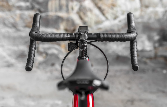 Vélo de route électrique Dimanche 28, à partir de 2999 €, Moustache Bikes.