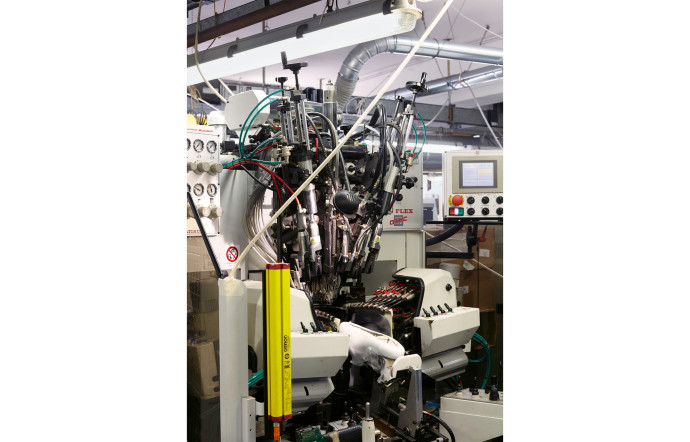 Etape de fabrication des souliers Doucal’s.