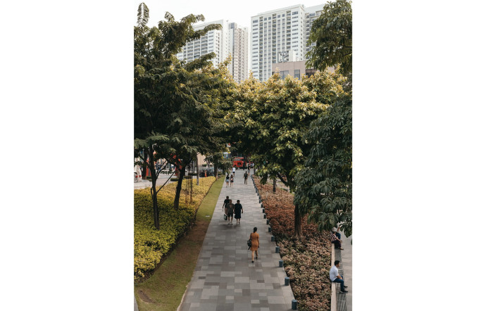 Le quartier BGC a été créé de toutes pièces et s’érige sur d’anciens terrains militaires. Les gratte-ciel abritent toutes les entreprises internationales officiant dans le secteur des BPO.