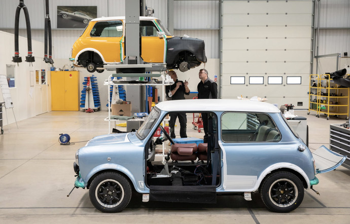 La manufacture se charge également de « remastériser » des Mini d’origine, celles d’avant 2000.