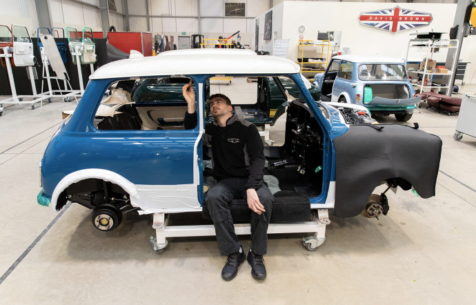 La manufacture se charge également de « remastériser » des Mini d’origine, celles d’avant 2000.