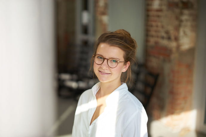 portrait_sarah_schappert_MINI