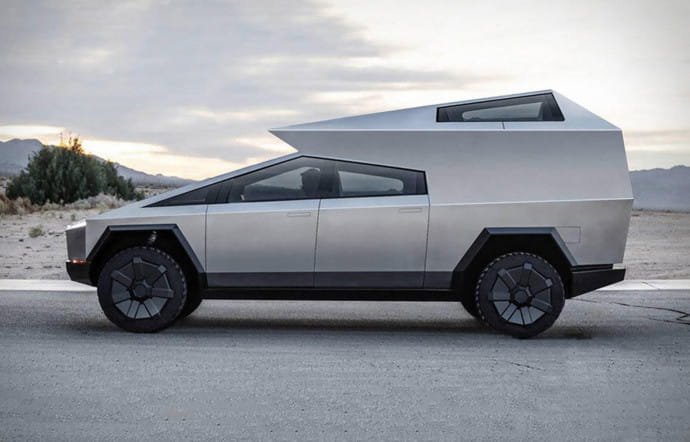 Insolite : le Cybertruck de Tesla transformé en camping-car