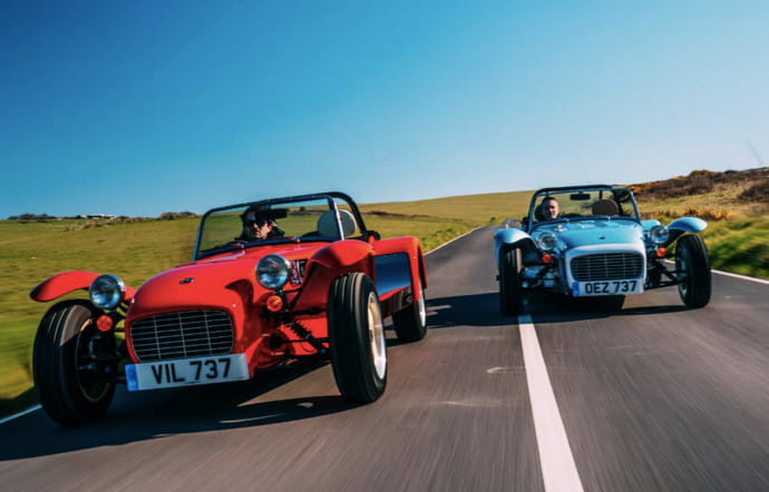 caterham-super-seven-1600-voiture-retro-insert-01