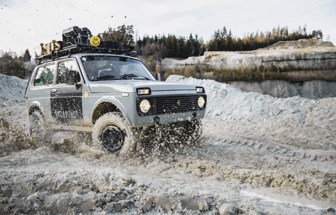 lada-niva-vagabund-automobile-transformation-insert-01
