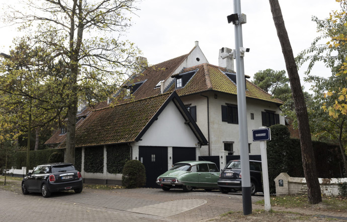 Le Zoute compte de nombreuses villas chic. Les habitués s’y retrouvent, en famille et entre amis. On y circule, bien évidemment, uniquement au volant de grosses cylindrées et autres pépites de collection.