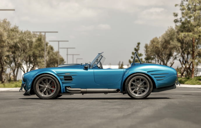 superformance-mkiii-r-automobile-shelby-cobra-insert-03