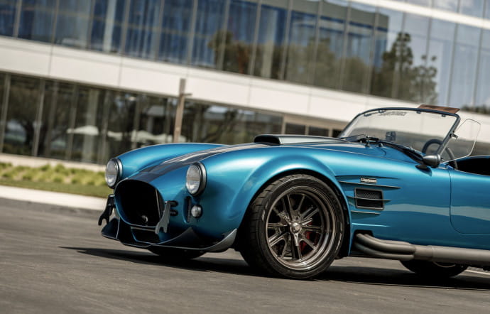 superformance-mkiii-r-automobile-shelby-cobra-insert-04
