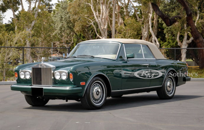 vente-aux-encheres-ferrari-insert-rolls