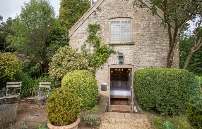 The Pig-near Bath.