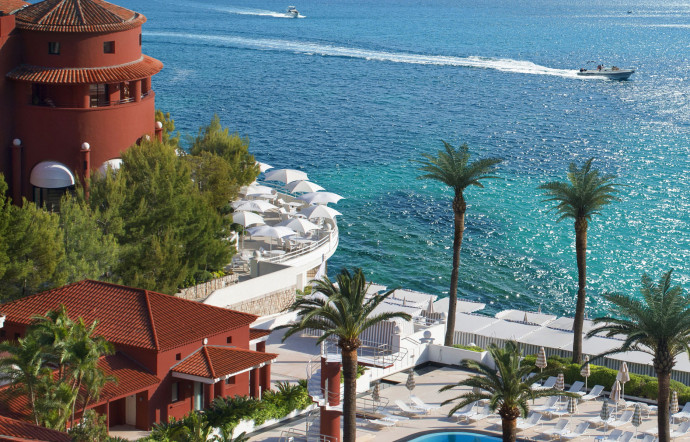 Avenue Princesse-Grace. Tél. +33 (0)4 93 28 66 66. www.montecarlosbm.com / www.relaisetchateaux.com