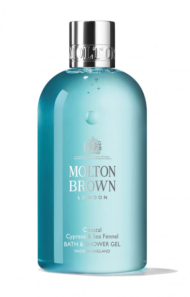 Gel douche et bain au cyprès côtier et fenouil marin, Molton Brown, 26 € les 300 ml.