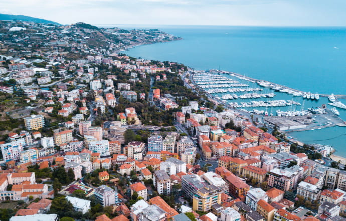 Luigi Tenco, Royal Hotel et Buca Cena, légendes de San Remo