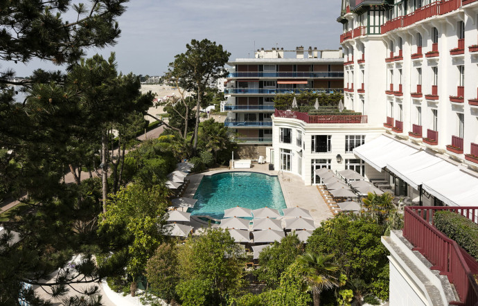 5, esplanade Lucien-Barrière. Tél. +33 (0)9 70 80 94 44. www.hotelsbarriere.com