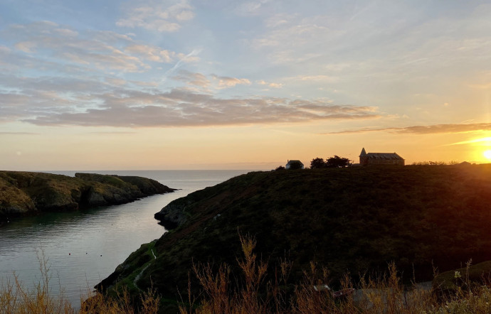 Goulphar, Bangor. Tél. +33 (0)2 97 31 80 92. www.hotelgrandlarge.com