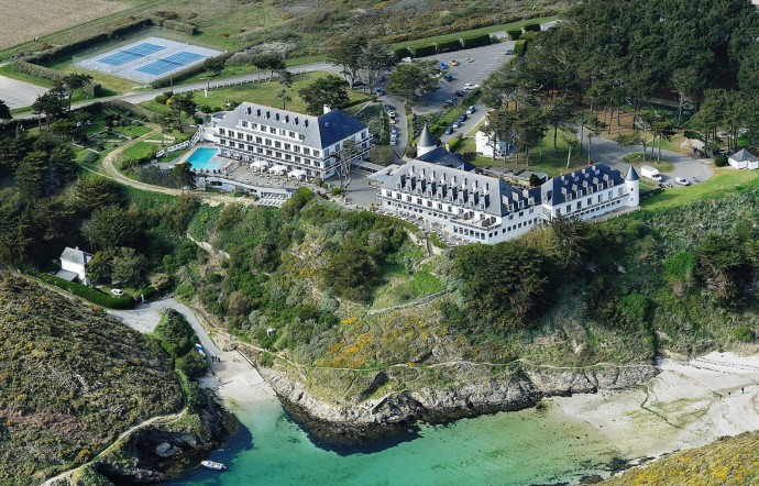 Port Goulphar, Bangor. Tél. +33 (0)2 97 31 84 21. www.castel-clara.com / www.relaisetchateaux.com