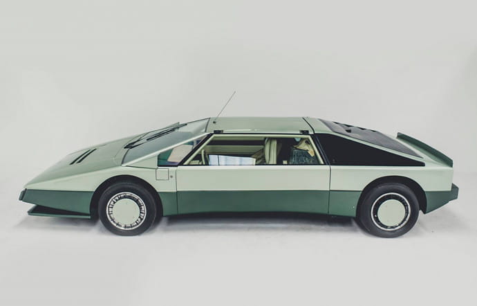 voiture-2020- aston-martin-bulldog-classic-motor-cars-voiture-automobile-restauration-insert-02