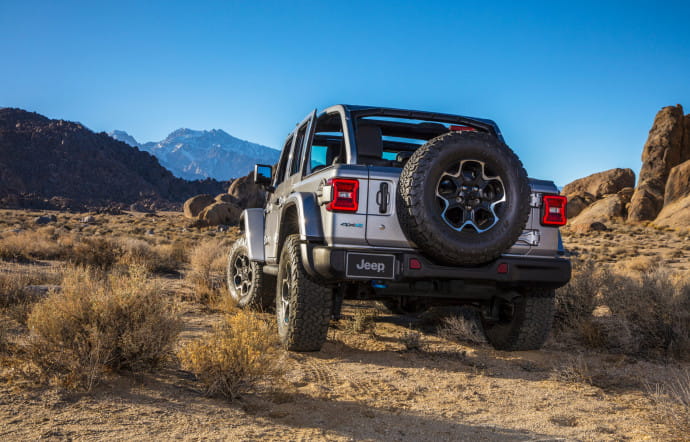 jeep-wrangler-4xe-grand-wagoneer-concept-voiture-electrique-hybride-insert-02