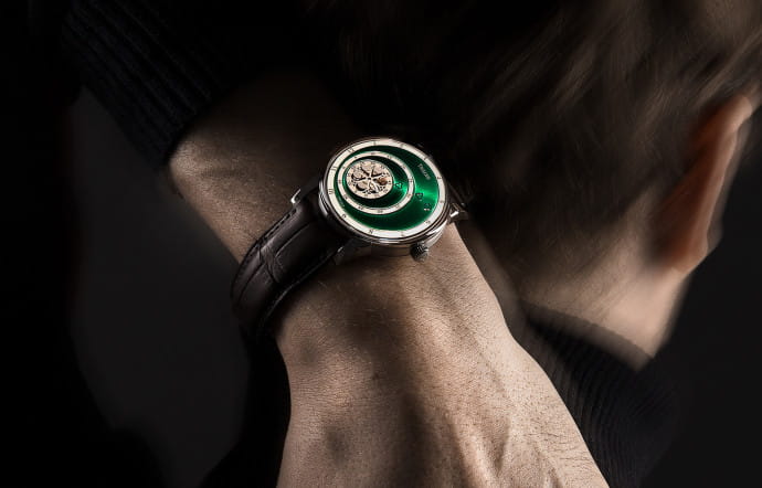 Les Matinaux, Vert soleillé, montre en acier automatique, développée et fabriquée en Suisse. Trilobe, 7800 €.