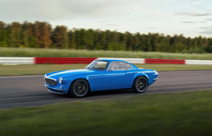 volvo-p1800-cyan-racing-restomod-automobile-voiture-annees-60-insert-03