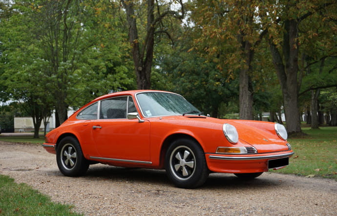 encheres-artcurial-automobile-sur-les-champs-voitures-de-collection-paris-insert-porsche-911-1