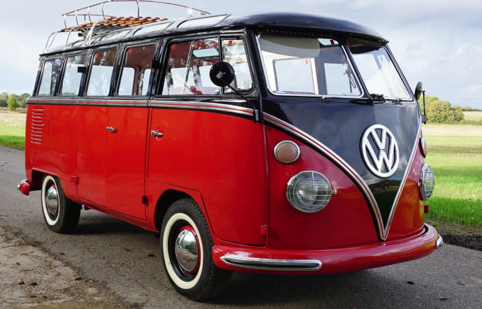 encheres-artcurial-automobile-sur-les-champs-voitures-de-collection-paris-insert-vw-combi
