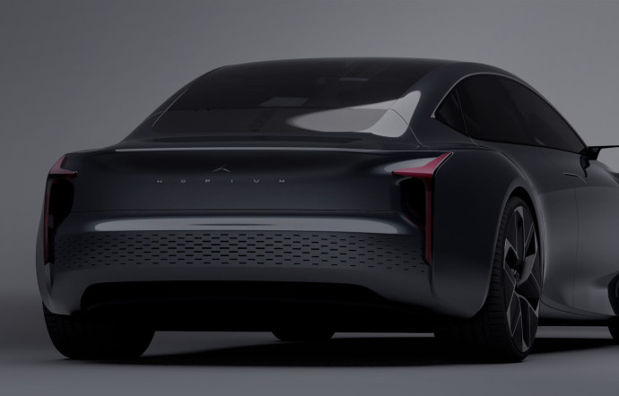 1000 km d’autonomie, 3 minutes pour une recharge, 500 chevaux.