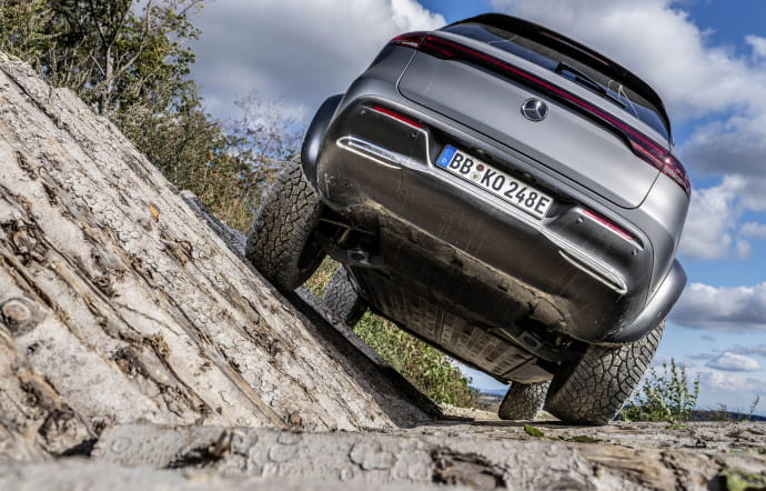 mercedes-eqc-4x4-concept-voiture-electrique-insert-04