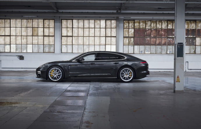 nouvelles-porsche-panamera-hybride-voiture-electrique-insert-03-s-e-hybrid-executive