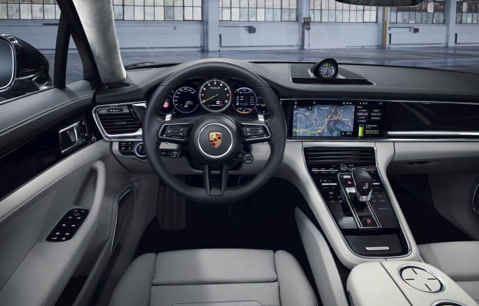 nouvelles-porsche-panamera-hybride-voiture-electrique-insert-06-turbo-s-e-hybrid-executive-interieur