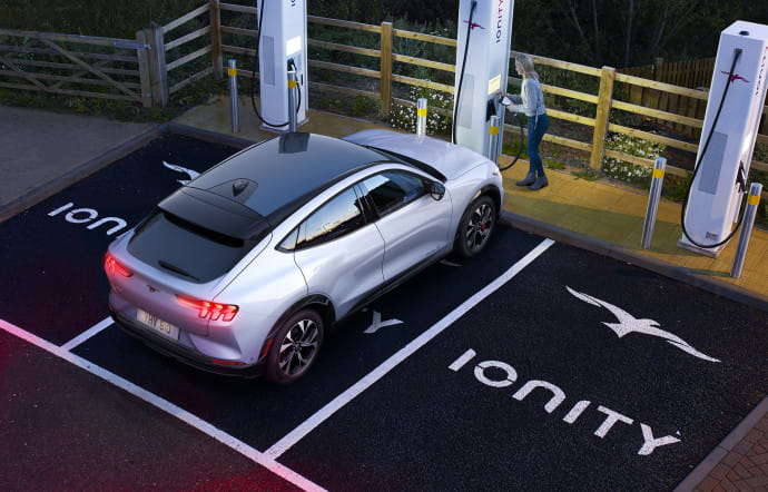 Voitures électriques : modèles iconiques sous haute tension