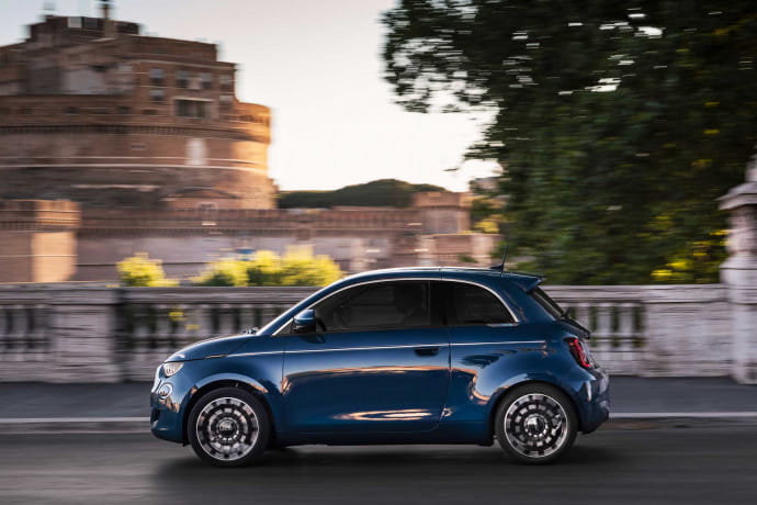 fiat-500-electrique-la-prima-flou-profil-tgl