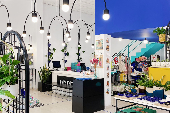 Explosion de couleur : la boutique propose un tas de petits objets designs et funs !